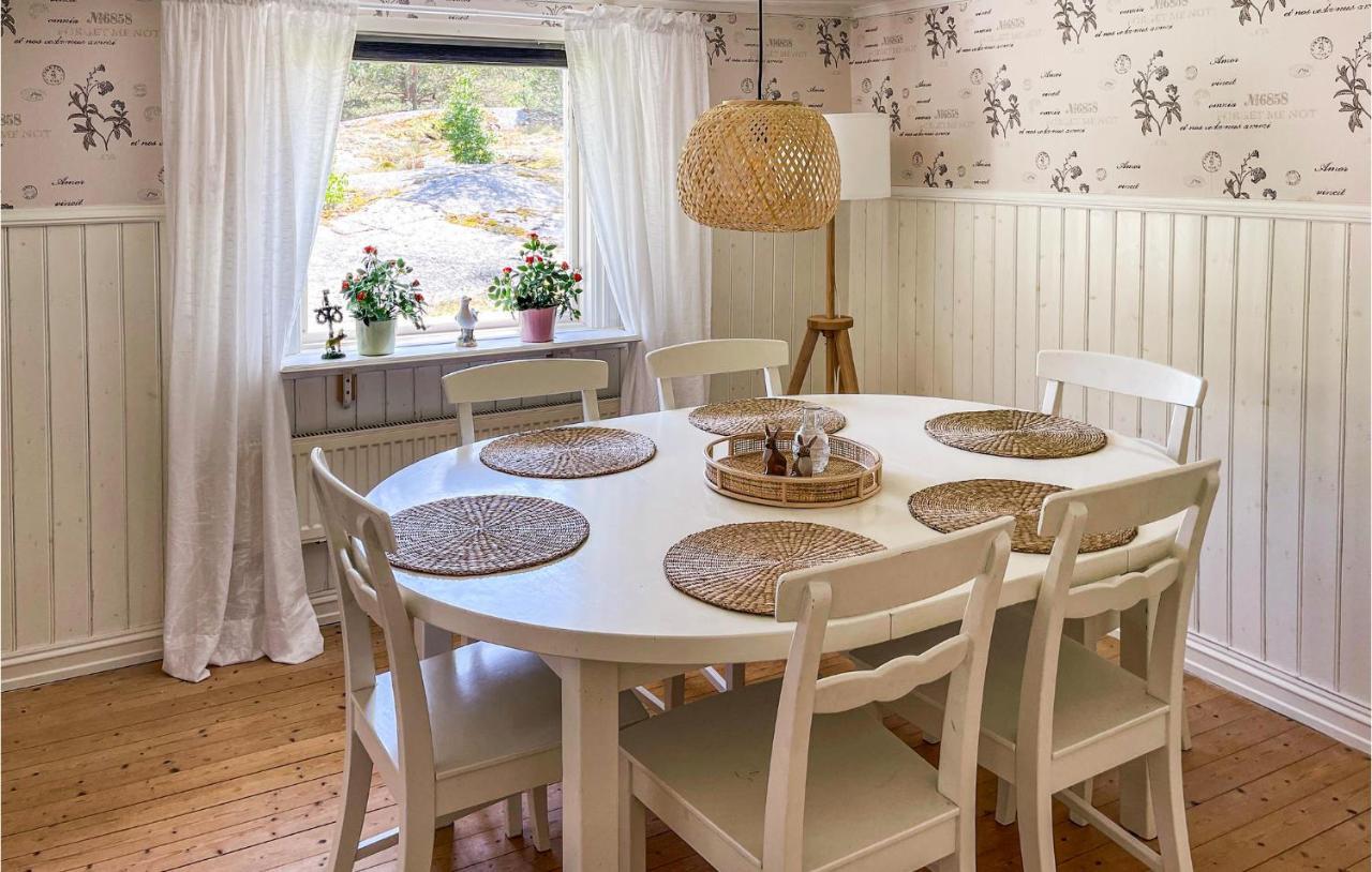 Cozy Home In Strmstad With Wifi Стромстад Экстерьер фото